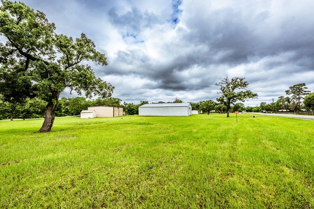 1827 State Highway 75 N, Huntsville, TX 77320