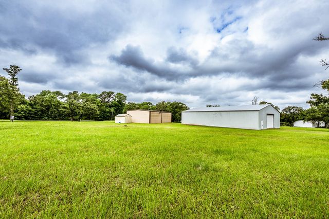 1827 State Highway 75 N, Huntsville, TX 77320