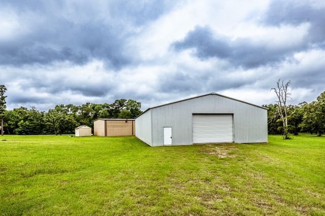 1827 State Highway 75 N, Huntsville, TX 77320