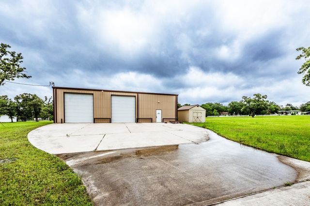 1827 State Highway 75 N, Huntsville, TX 77320