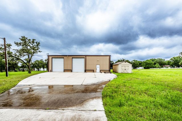 1827 State Highway 75 N, Huntsville, TX 77320