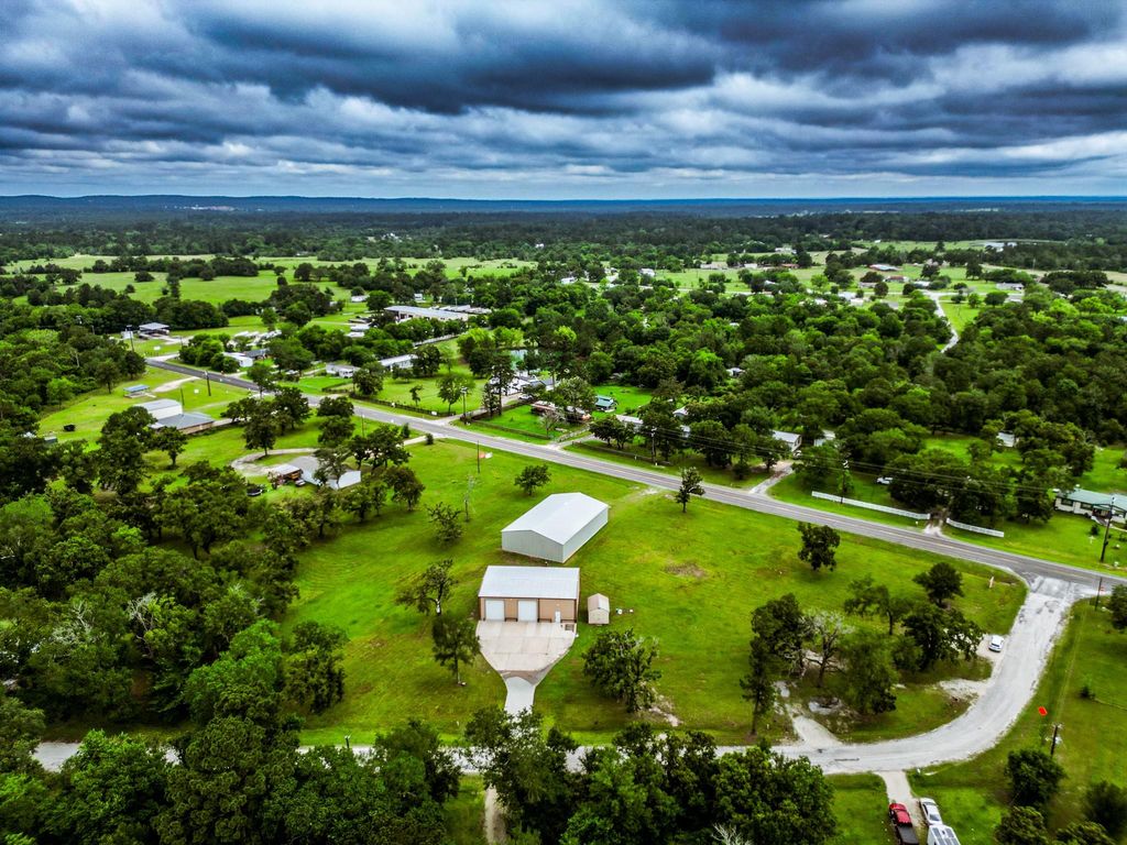 1827 State Highway 75 N, Huntsville, TX 77320