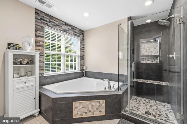 4002 WEDGE CT, Mount Airy, MD 21771
