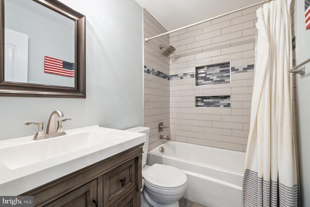 4002 WEDGE CT, Mount Airy, MD 21771