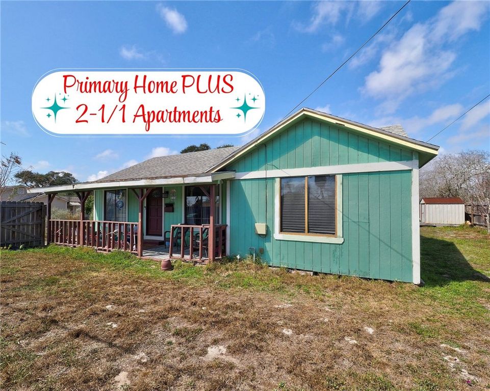 330 S Saunders St, Aransas Pass, TX 78336 — exterior