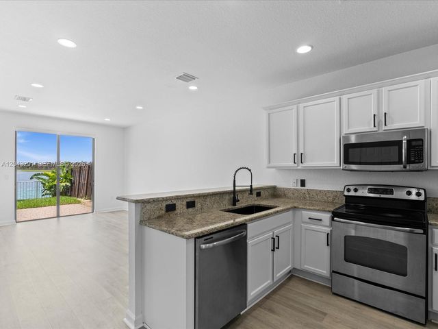 11628 NW 87th Ln 11628, Doral, FL 33178