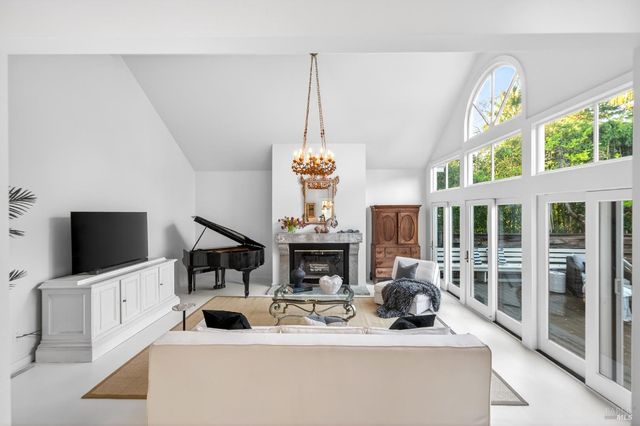 354 E Napa St, Sonoma, CA 95476