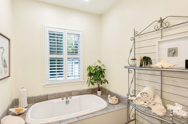 354 E Napa St, Sonoma, CA 95476