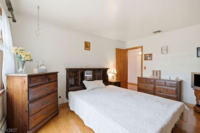 1868 Amwell Rd, Franklin Twp., NJ 08873