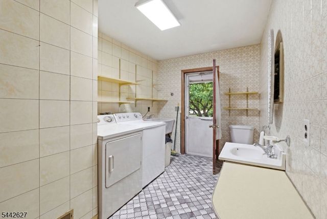1868 Amwell Rd, Franklin Twp., NJ 08873