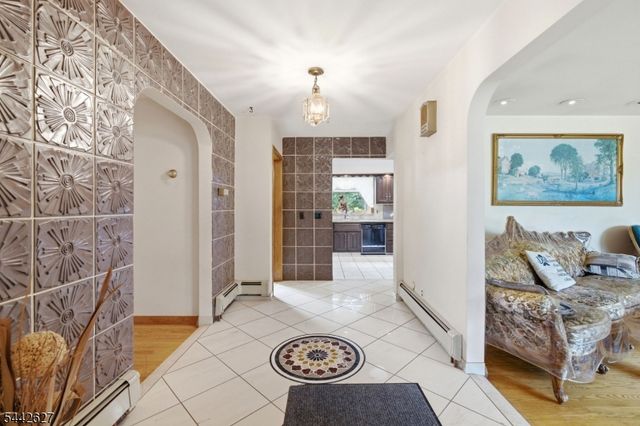 1868 Amwell Rd, Franklin Twp., NJ 08873