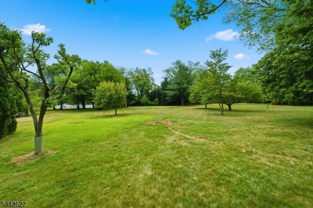 1868 Amwell Rd, Franklin Twp., NJ 08873