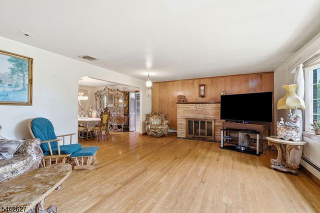 1868 Amwell Rd, Franklin Twp., NJ 08873