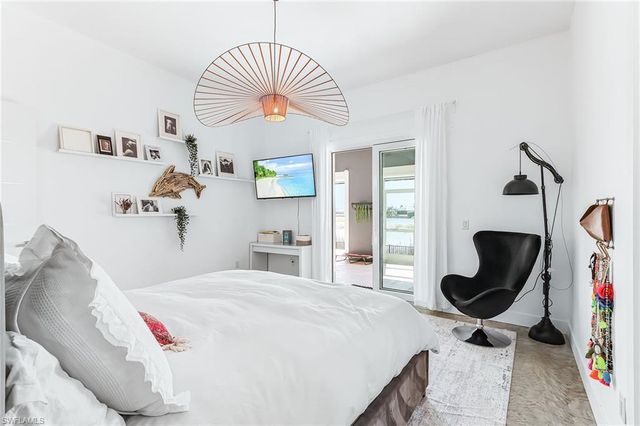 504 NE 9th ST, Cape Coral, FL 33909