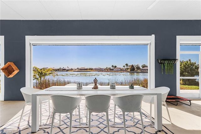 504 NE 9th ST, Cape Coral, FL 33909