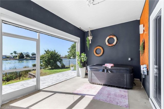 504 NE 9th ST, Cape Coral, FL 33909