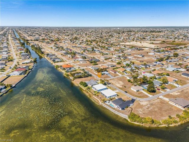 504 NE 9th ST, Cape Coral, FL 33909