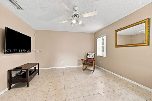 15822 SW 16th Ct, Pembroke Pines, FL 33027