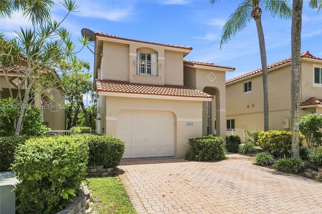 15822 SW 16th Ct, Pembroke Pines, FL 33027