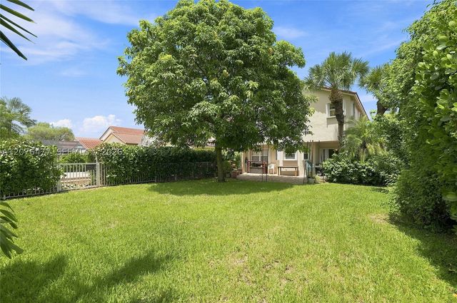 15822 SW 16th Ct, Pembroke Pines, FL 33027