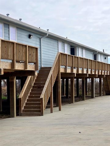 915 24th Street, Dickinson, TX 77539