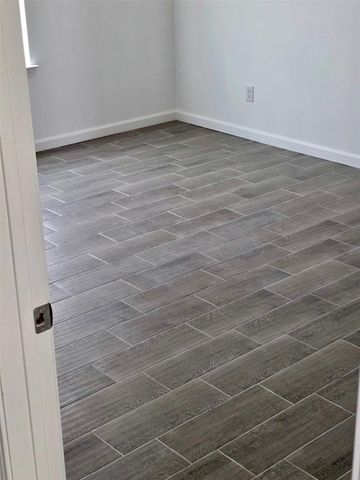 915 24th Street, Dickinson, TX 77539