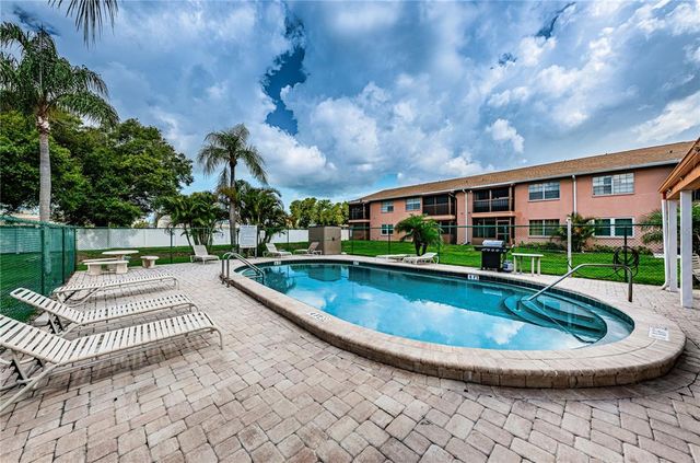 2250 DRUID ROAD E 605, Clearwater, FL 33764