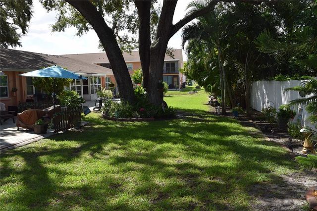 2250 DRUID ROAD E 605, Clearwater, FL 33764
