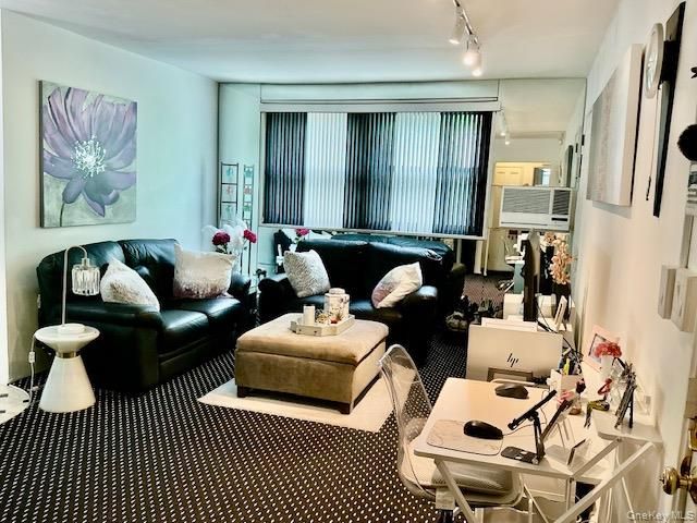 5767 246th UPPER Crescent UPPER A2, Douglaston, NY 11362