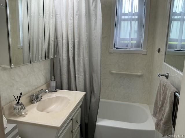 5767 246th UPPER Crescent UPPER A2, Douglaston, NY 11362