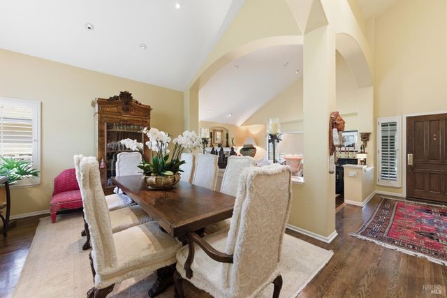 377 Troon Dr, Napa, CA 94558