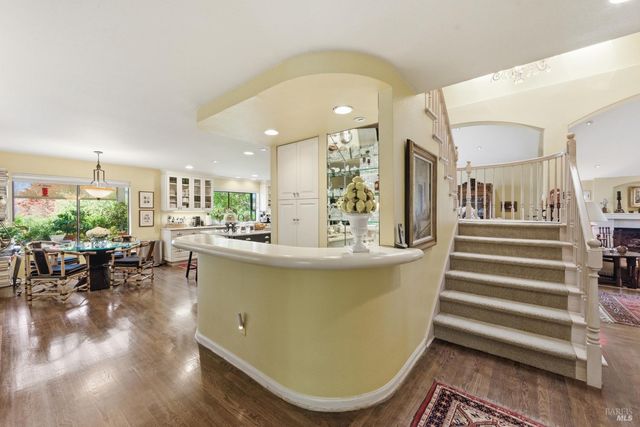 377 Troon Dr, Napa, CA 94558