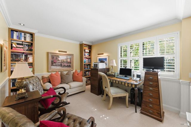 377 Troon Dr, Napa, CA 94558