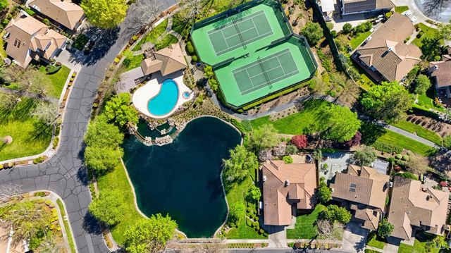 377 Troon Dr, Napa, CA 94558