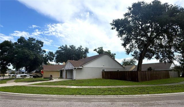 2042 SHADOW PINE DRIVE, Brandon, FL 33511