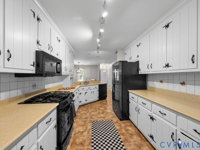 2489 Judes Ferry Rd, Powhatan, VA 23139