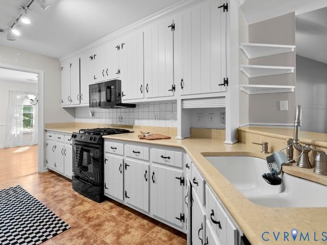 2489 Judes Ferry Rd, Powhatan, VA 23139