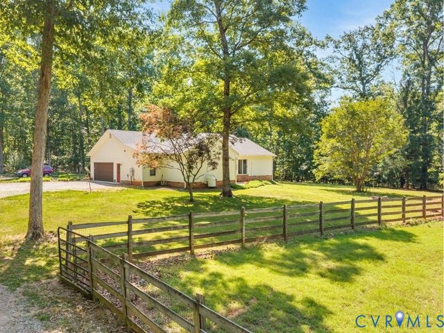 2489 Judes Ferry Rd, Powhatan, VA 23139