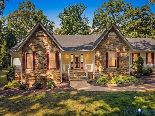 2489 Judes Ferry Rd, Powhatan, VA 23139