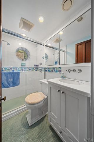 27 Ridgetop Drive, Richmond Heights, MO 63117