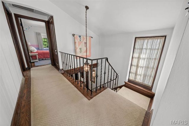 27 Ridgetop Drive, Richmond Heights, MO 63117