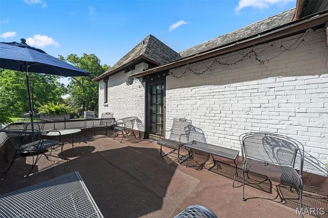 27 Ridgetop Drive, Richmond Heights, MO 63117