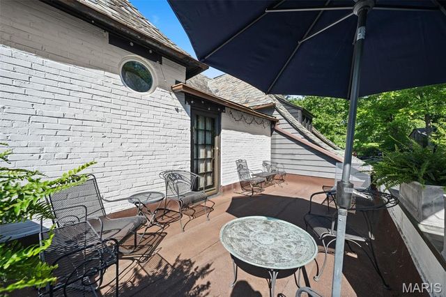 27 Ridgetop Drive, Richmond Heights, MO 63117