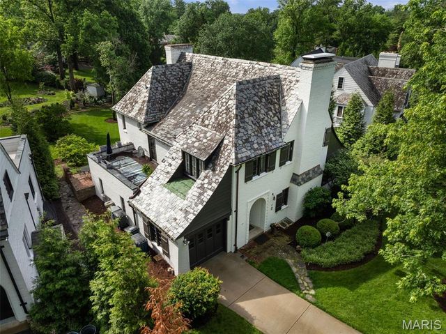 27 Ridgetop Drive, Richmond Heights, MO 63117
