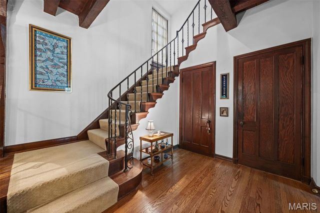 27 Ridgetop Drive, Richmond Heights, MO 63117