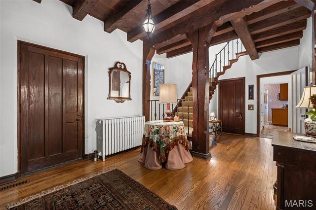 27 Ridgetop Drive, Richmond Heights, MO 63117