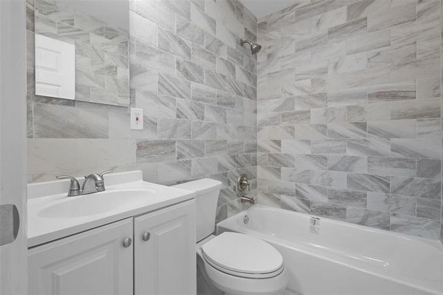 660 PALM AVENUE, Tarpon Springs, FL 34689