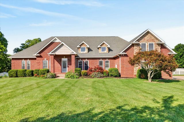 476 Maxshire Ct, Clarksville, TN 37043