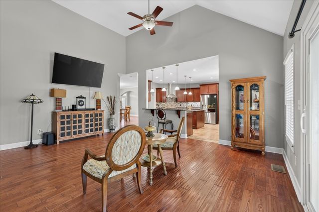 476 Maxshire Ct, Clarksville, TN 37043