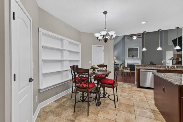 476 Maxshire Ct, Clarksville, TN 37043